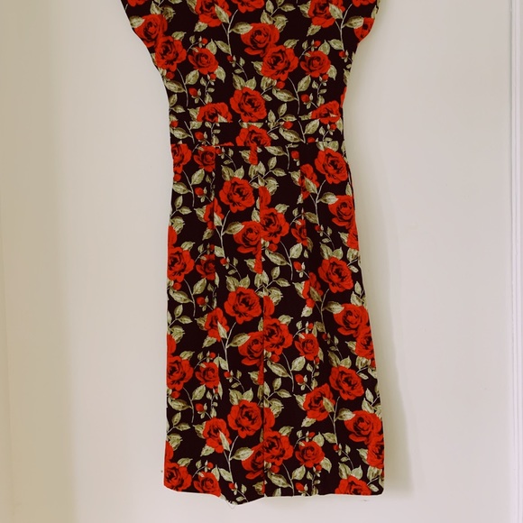 Hearts and Found Roses dress size small - Picture 4 of 4